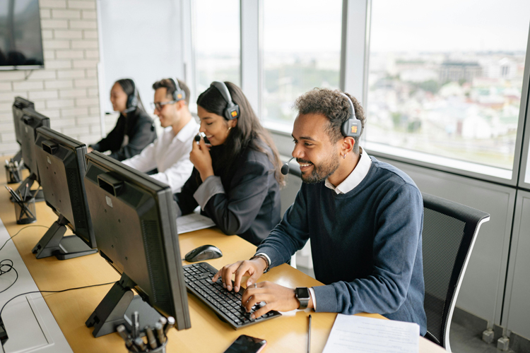 Un servizio di customer care empatico e sorridente può fare la differenza nel ridurre il tasso di abbandono dei clienti | QuBox